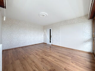  Appartement à louer 4 pièces 76 m²