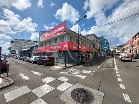 Bureaux Fort De France 7 pièce(s) 184 m2 2400 97234 Fort de france