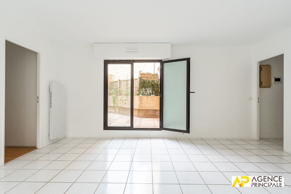 Appartement 4 pièce(s) - Ascenseur - terrasse - grand séjour - 78m²