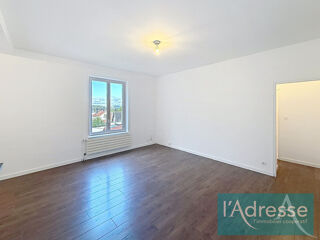  Appartement à louer 2 pièces 53 m²