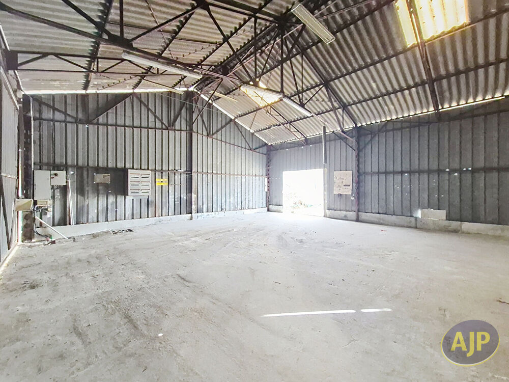   Local d'activité Montaigu Vendee 100 m2 Montaigu vendee