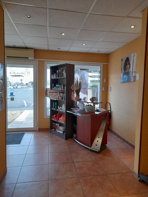 Local commercial Montpon Menesterol 5500 24700 Montpon menesterol