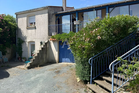   Maison à L'ILE D'ELLE Maison - 4 pièce(s) - 132 m²