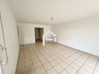  Appartement à louer 4 pièces 81 m²