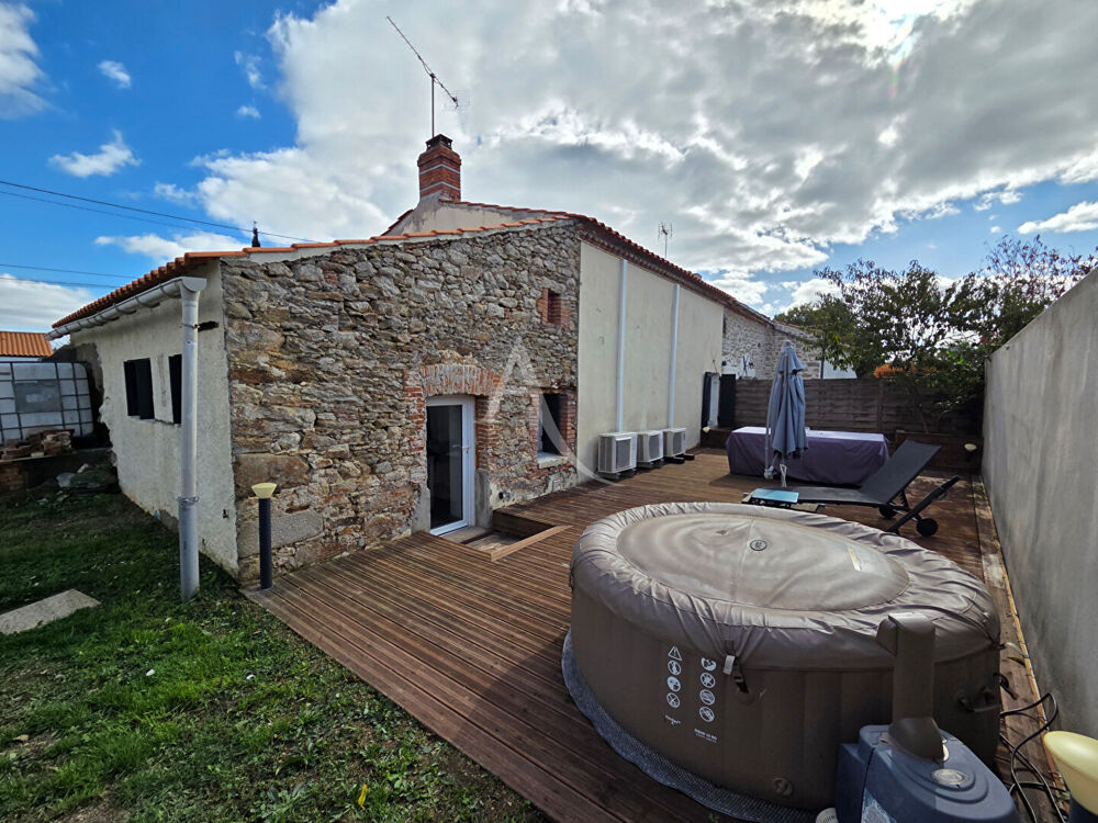 Vente Maison Maison  4 pièce(s) - Maison en pierre rénovée Aizenay