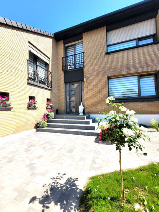  Maison � vendre 10 pi�ces 200 m�