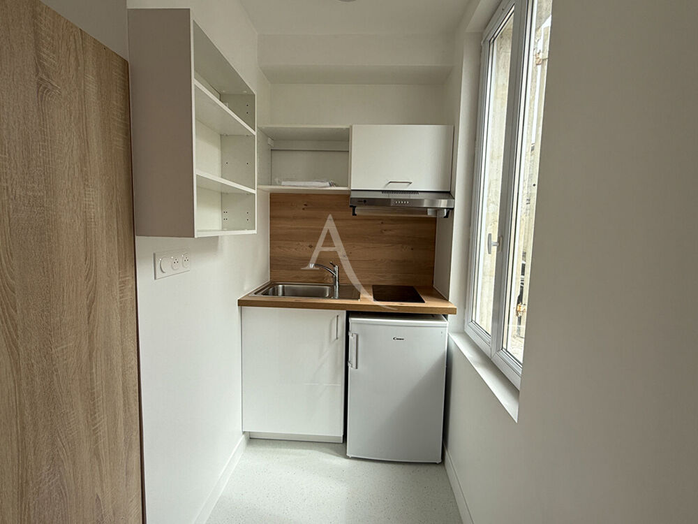 Location Appartement Studio de 14m² proche ancien hôpital. Saintes