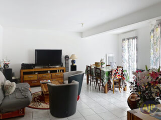  Appartement à louer 3 pièces 74 m²
