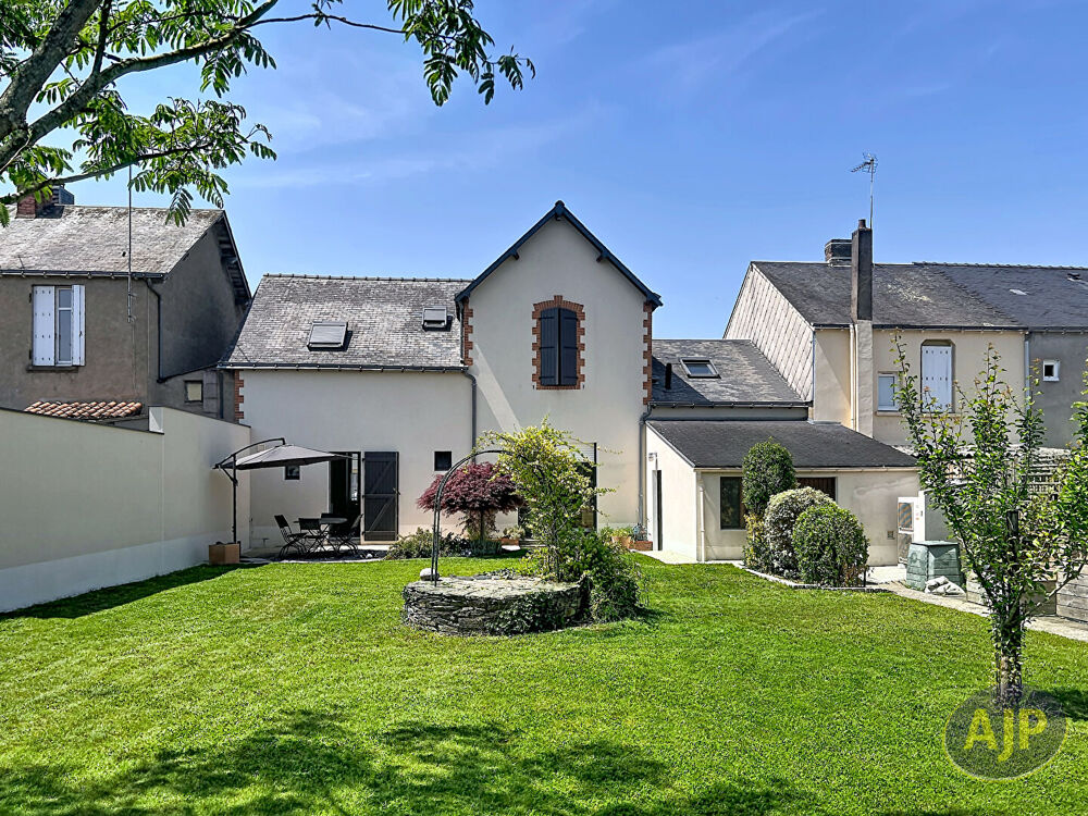 Maison ST MACAIRE centre 6 pièce(s) 152 m2