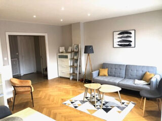  Appartement à louer 4 pièces 84 m²
