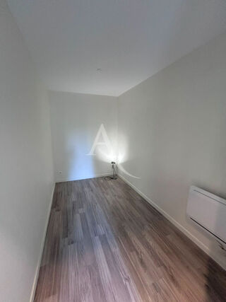  Appartement à louer 1 pièce 33 m²