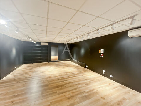   Local commercial Challans 120.57 m² 
