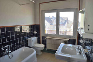  Immeuble � vendre 14 pi�ces 425 m�