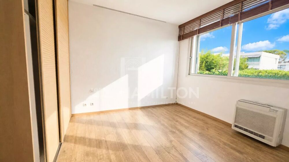 À 15 m de la Plage Appartement Vue Mer aux Portes de Cannes