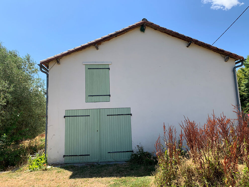 Vente Maison CHARENTE - Maison T6  avec Terrain, proche Champagne-Mouton Champagne mouton