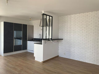  Appartement à louer 4 pièces 81 m²