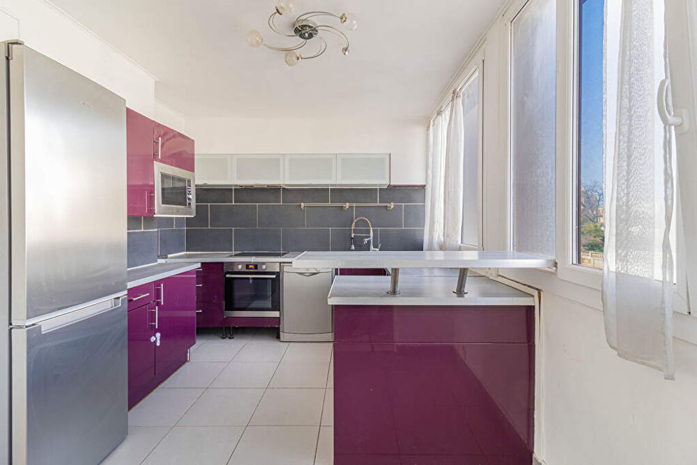 SUBLIME APPARTEMENT T4 MARSEILLE 78 m2 + BALCON + LOGGIA+ CAVE + PARKING (SUS)