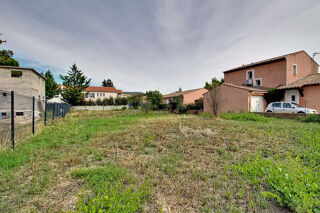 Vente Terrain A VENDRE en EXCLUSVITE - Terrain Draguignan 751m² avec 50% d'emprise au sol. Draguignan