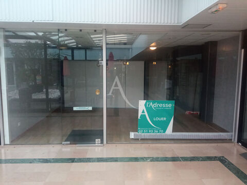 CHALLANS, petit local commercial d'environ 24 m&sup2; 340 85300 Challans