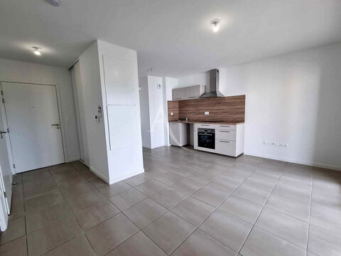   Mont-de-Marsan centre-ville  T2 avec balcon et parking Appartement - 2 pi�ce(s) - 42 m�