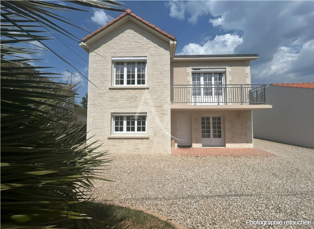 Maison 9 pièces 158 m² · à Machecoul Saint Meme · 158 m² · 367 500 €