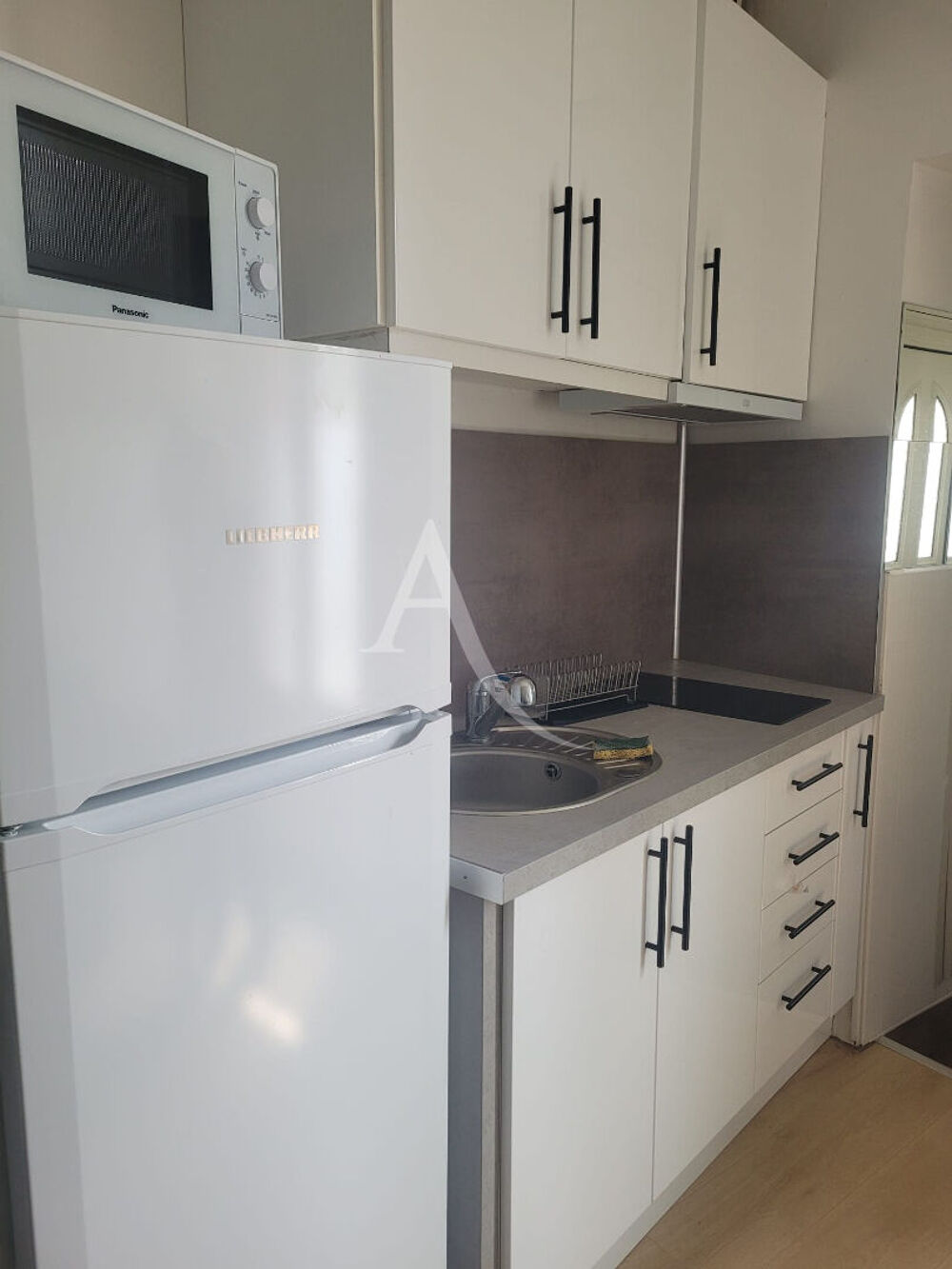 Location Appartement STUDIO - MEUBLE - 15.96M2 Villejuif