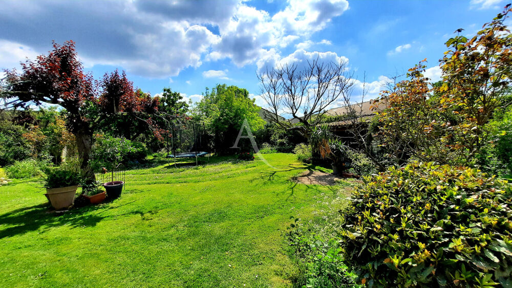 Vente Maison Maison Saintes 9 pièce(s) 220.50 m2 Pons