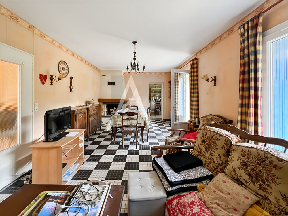 Découvrez cette charmante maison nichée dans un magnifique village en hauteur