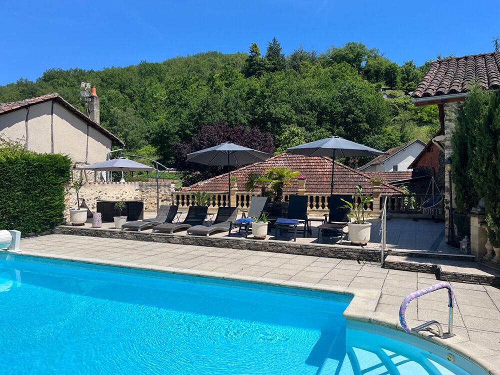 Vente Maison Élégante propriété de caractère avec trois habitations, piscine et cadre privilégié Bouillac