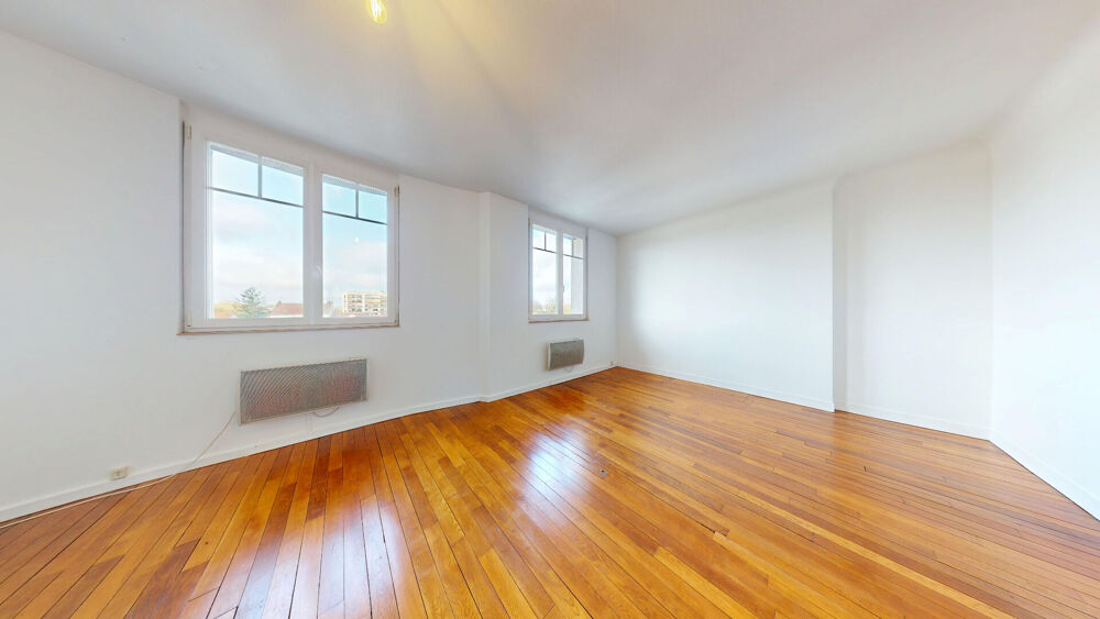 Appartement Melun 3 pièces 75 m2 avec cave et cellier.