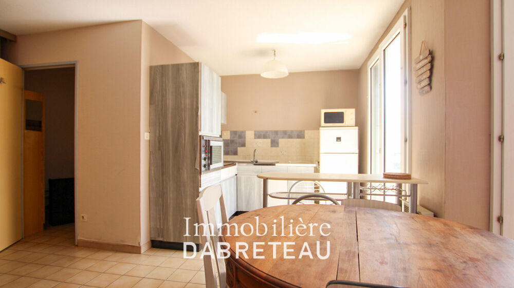 STUDIO MEUBLE AVEC TERRASSE - VILLEURBANNE