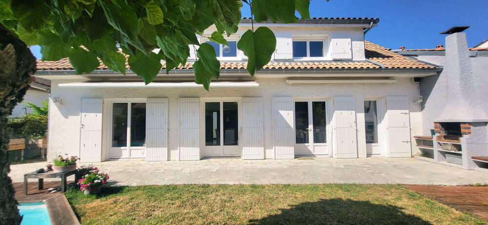 Maison 7 pièce(s) 174 m2 avec garage et piscine à Bordeaux (33200)