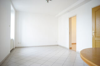  Appartement à louer 3 pièces 49 m²