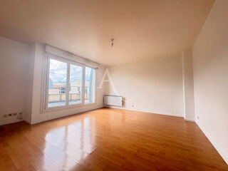  Appartement à louer 4 pièces 79 m²
