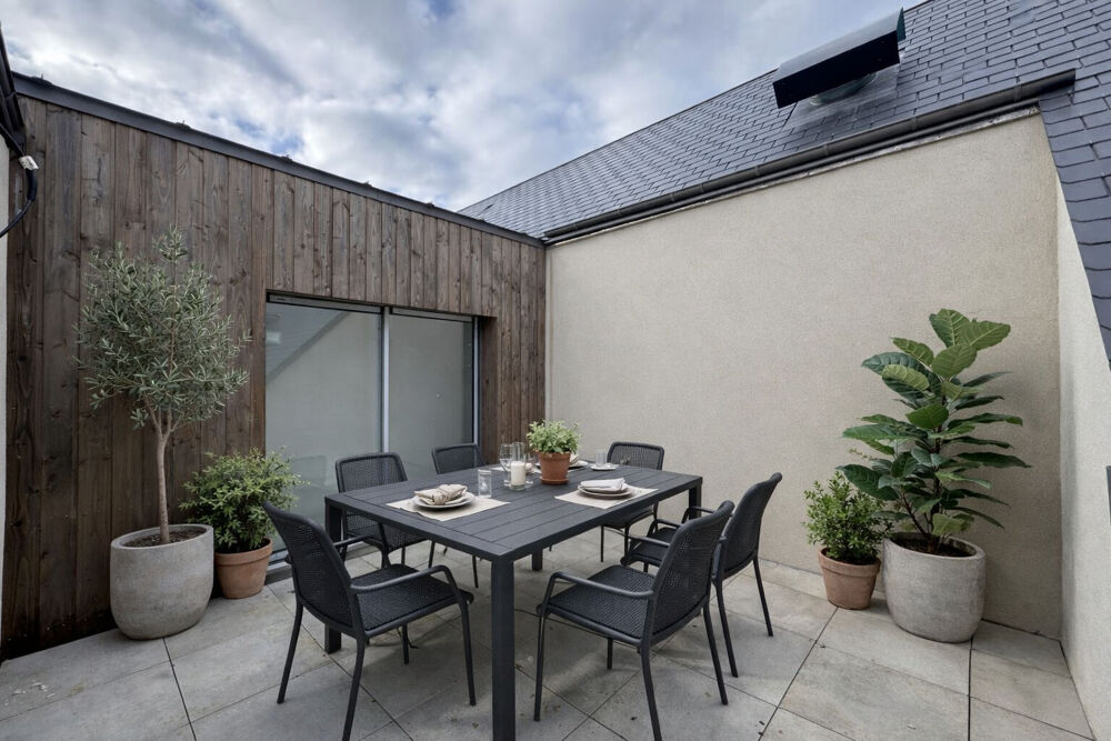 Appartement 5 pièces avec très Grande Terrasse et 4 parkings