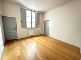  Appartement à louer 4 pièces 94 m²