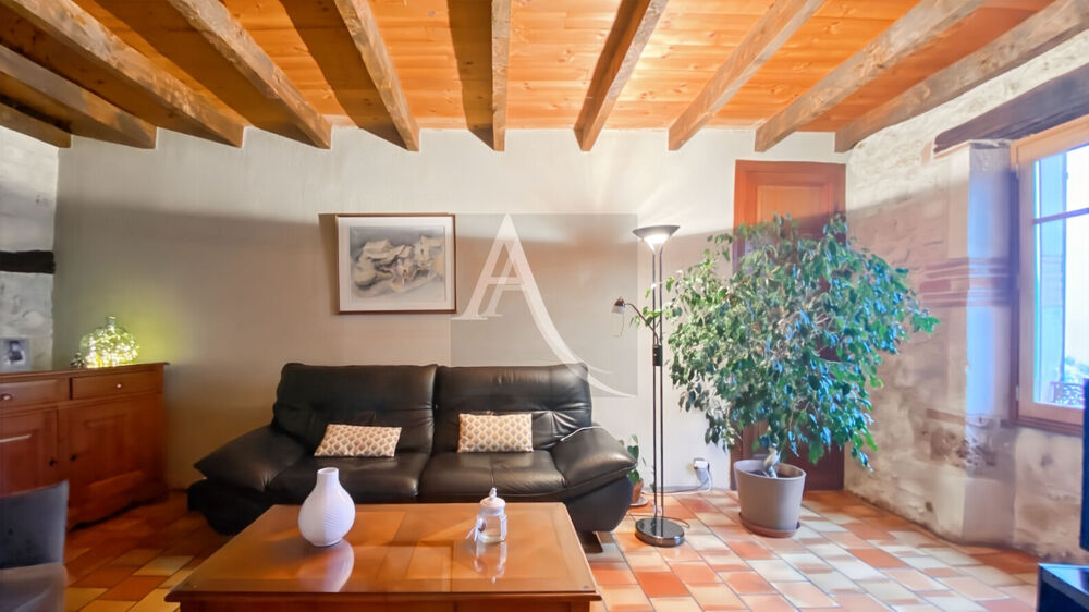 SUPERBE MAISON DE VILLAGE