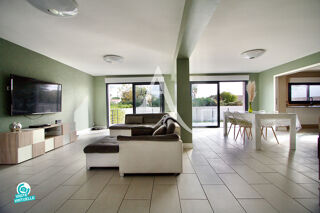  Maison  vendre 4 pices 145 m