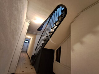  Immeuble à vendre 5 pièces 200 m²