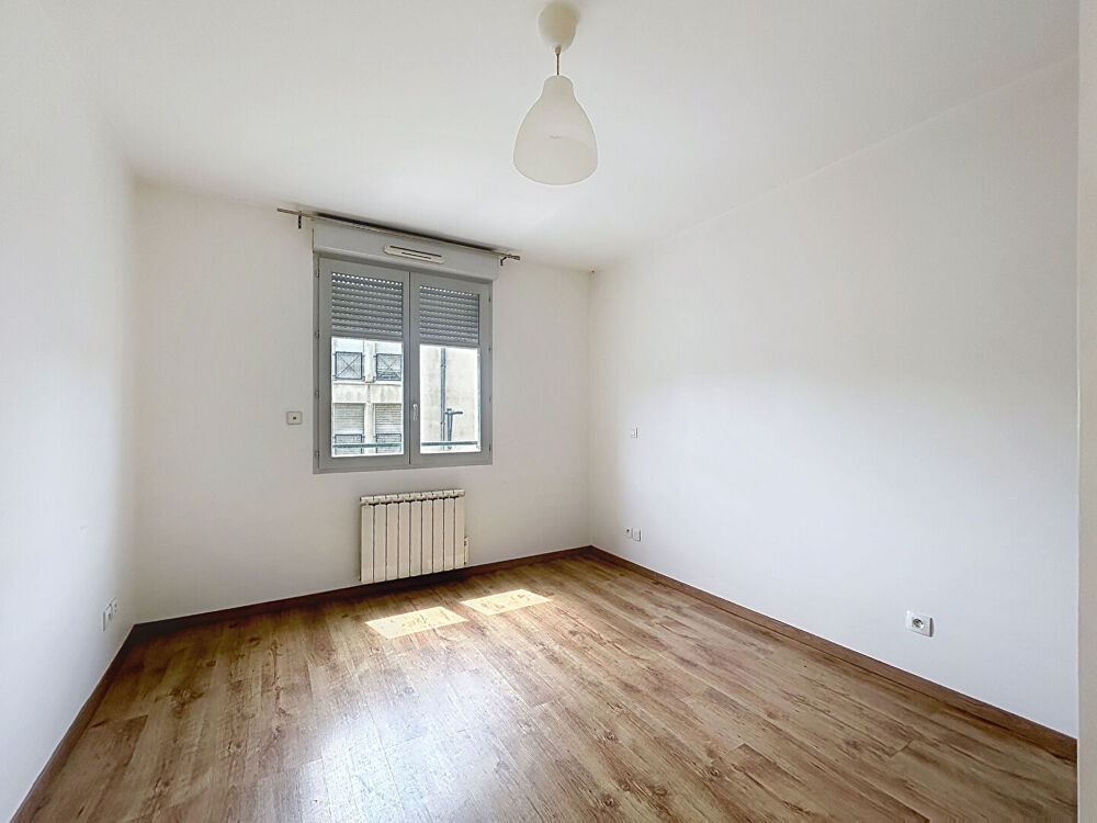 Vente Appartement EXCLUSIVITÉ  Le T2 idéal : calme, lumineux et sécurisé avec parking couvert ! Saint etienne