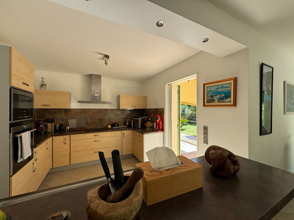 Maison Saint-cyr-sur-mer 153 m2