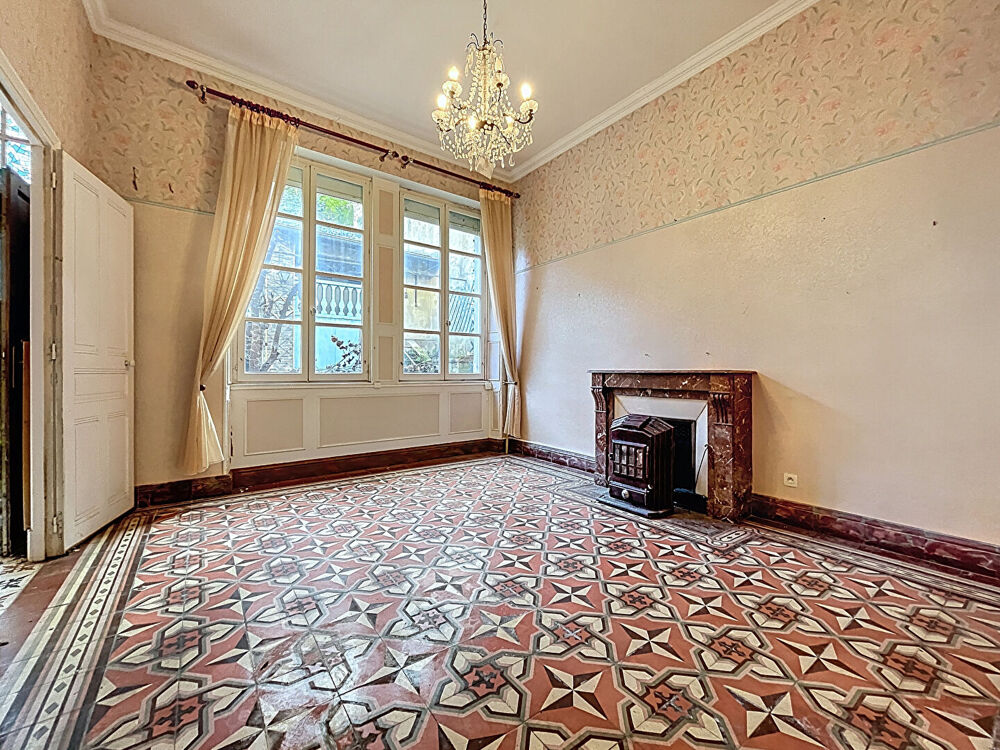 Maison de ville de 178m², cour intérieur, garage a moto/vélo, cuisine d'été