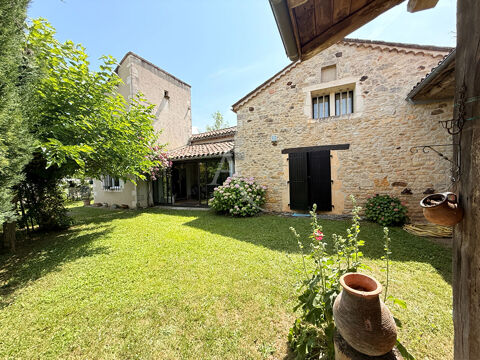   Maison en pierre avec grange et piscine Maison - 4 pièce(s) - 138 m²