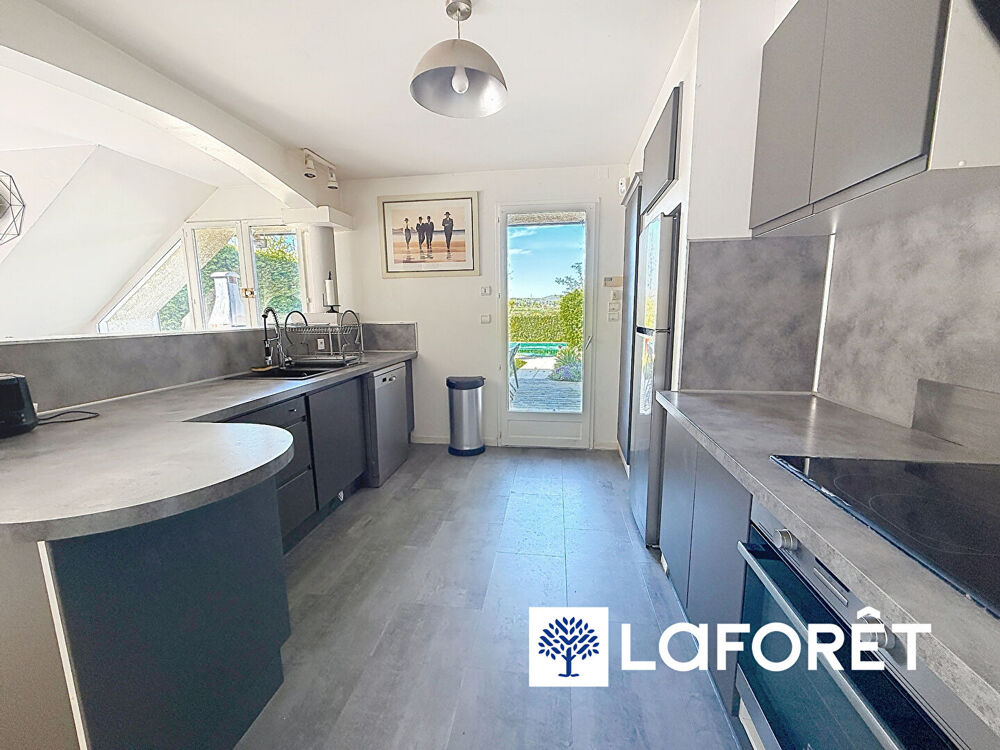 Maison L'Isle D'Abeau vieux village 6 pièces 155 m2