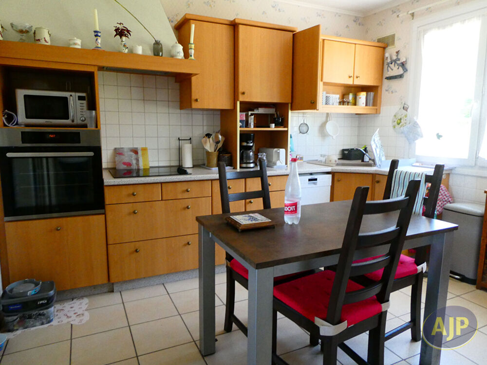 Vente Maison Maison Cruguel 8 pièce(s) 128 m2 Cruguel