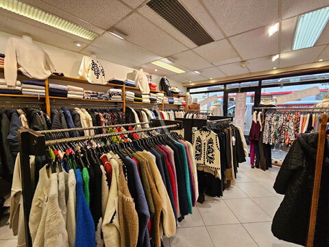 A LOUER - LOCAL COMMERCIAL 65m² -  LES MUREAUX CENTRE VILLE 1435 78130 Les mureaux