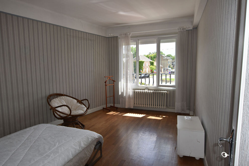 Vente Maison LE MAYET DE MONTAGNE Maison d'Habitation 11 pièce(s) 237 m2 Le mayet de montagne
