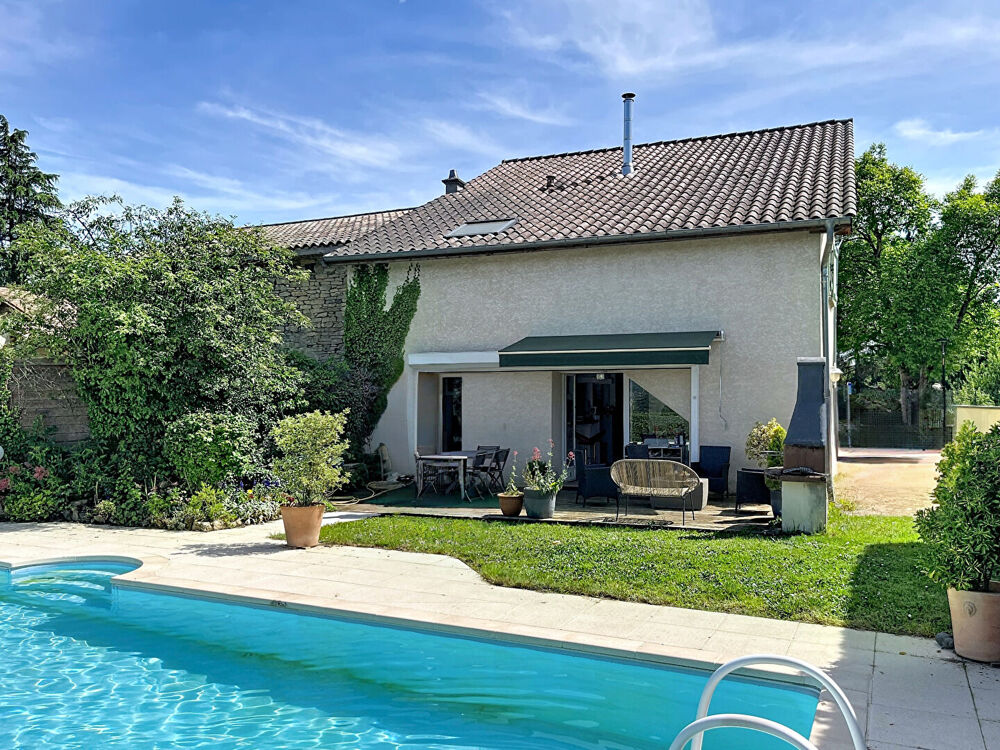 Maison L'Isle D'Abeau vieux village 6 pièces 155 m2
