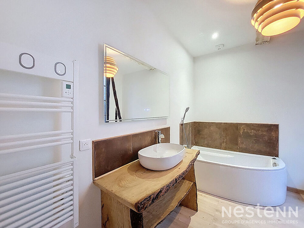 A Vendre Maison de ville en pierre rénovée de 166 m² dans le coeur historique de Condom
