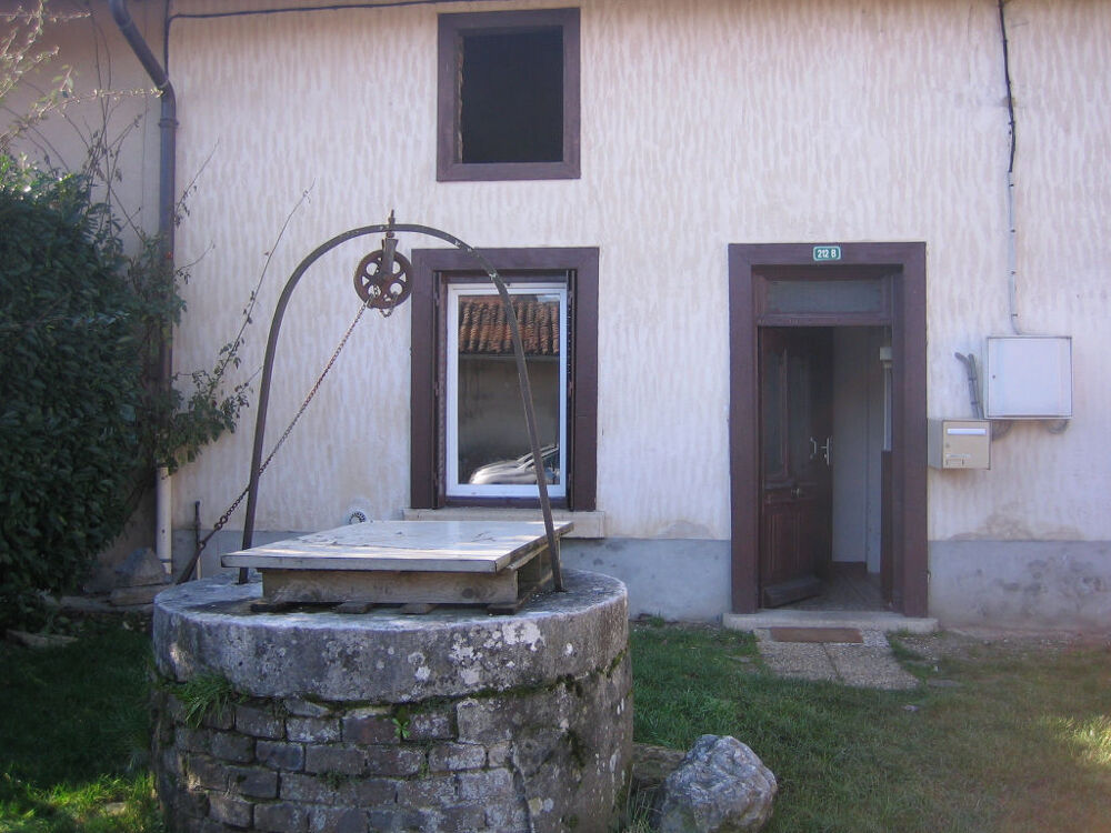 Location Appartement Loue Attignat T3 indépendant dans maison avec cour privative Attignat